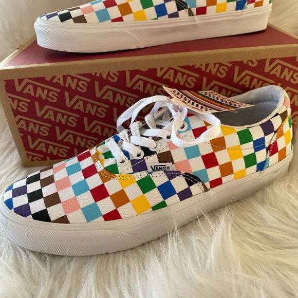 Men’s Vans Shoes - Picture 2 of 12